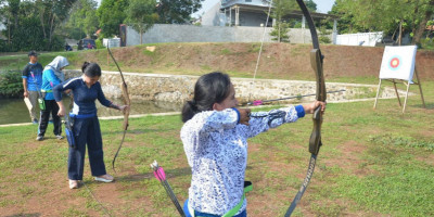 Jalasenastri Cabang 2 Gabungan Korps Marinir Laksanakan Lomba Panahan