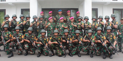 Latihan Bajra Yudha Taruna AAL Korps Marinir Angkatan 67 di Resimen Banpur 2 Marinir