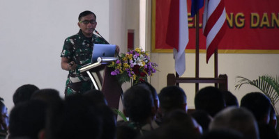 Paparan Asrena Dankormar Kepada Perwira Marinir Wilayah Surabaya