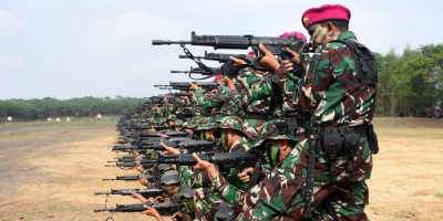 Marinir Pecahkan Rekor Muri Menembak Terbanyak