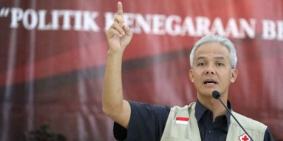 Bupati Perbaiki Jalan Pakai Uang Pribadi, Begini Respons Ganjar Pranowo
