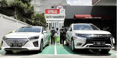 HUT ke-63, Pertamina Resmikan SPBU Listrik Pertama 