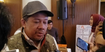 Singgung Transparansi Negara, Fahri Hamzah Minta Mahfud MD Berinisiatif Soal Laskar FPI