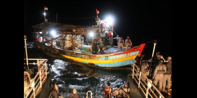 Bakamla Tangkap Kapal Vietnam Curi Ikan di Natuna Utara