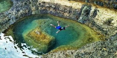 Teluk Bidadari Malang, Kolam Jernih di Antara Batu Karang 