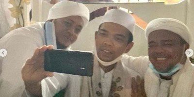 UAS Kisahkan Pembunuhan Husain yang Darahnya Mengalir ke Rizieq Shihab: Mereka Memang Banci, Terlaknat di Bumi, Terkutuk di Langit