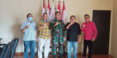 Temu Kangen, Mayjen TNI Joko Warsito Sambangi Markas SMSI