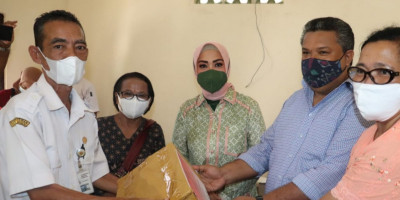 Jelang Natal, Isteri Gubernur Maluku Berbagi Kasih 