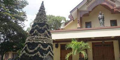 Menyibak Filosofi Pohon Natal dari Ribuan Bonggol Jagung di Klaten
