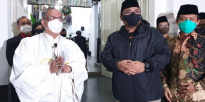 Kunjungi Gereja Immanuel Semarang, Gus Yaqut Pastikan Jadi Menag Semua Agama