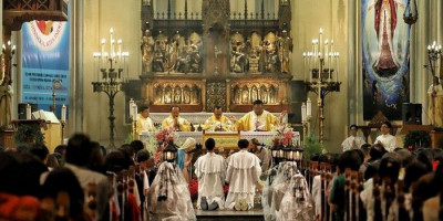 Pesan Misa Natal Gereja Katedral: Utamakan Yesus dalam Segala Sesuatunya