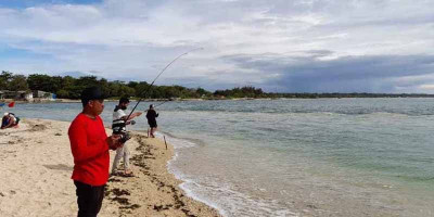 Mancing di Pantai Cibuaya, Wisata Tanpa Berkerumun