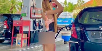 Wanita Cantik Beli Bensin Pakai Bikini Bikin Heboh, Begini Pengakuannya