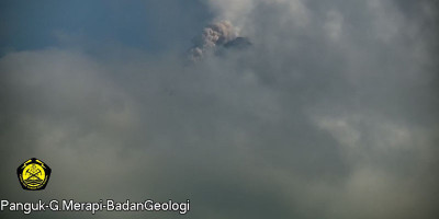 Keluarkan Guguran Awan Panas, Status Merapi Masih Siaga