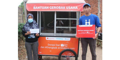 Shopeepay Bantu Gerobak Usaha untuk Pelaku UMKM