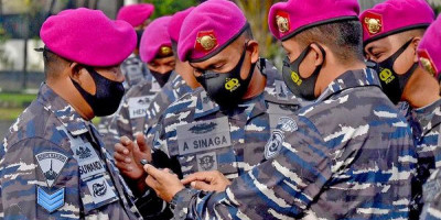 Yonif 1 Marinir Laksanakan Apel Perdana Gunakan PDL TNI AL