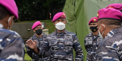 Dankormar Tinjau Rumah Sakit Lapangan Marinir