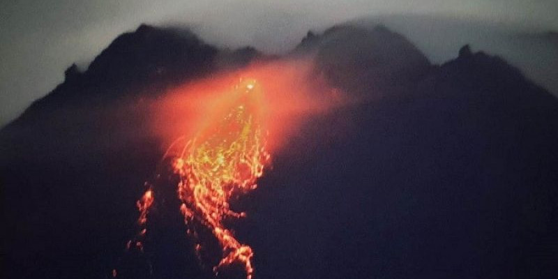 Lagi, Gunung Merapi Muntahkan Lava Pijar 18 Kali dalam 24 Jam