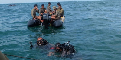 Yontaifib 1 Marinir TNI AL Kerahkan Segala Upaya Cari Korban Dan Puing Pesawat Sriwijaya Air Sj-182