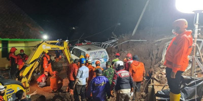 26 Warga Masih Dinyatakan Hilang Akibat Longsor Cihanjuang