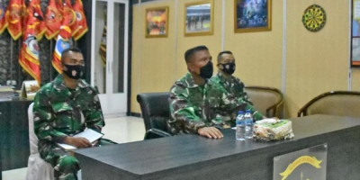 Komandan Brigif 2 Marinir Beri Semangat Prajurit Di Daerah Penugasan Melalui Vicon