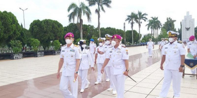 Peringati Hari Dharma Samudera Tahun 2021, Yonmarhanlan I Ikuti Ziarah Bersama Lantamal I di TMP Bukit Barisan 