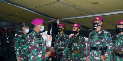 Danpasmar 1 Lepas Keberangkatan Personel Rotasi Kompi Komposit TNI AL Natuna 