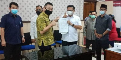 Konsulat Jenderal Republik Rakyat Tiongkok Sumbang Bantuan Sembako kepada Pemerintah Aceh