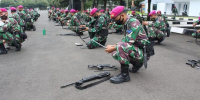 Usai Penugasan, Prajurit Yonif 6 Marinir Laksanakan Perawatan Senjata Dan Rapid Test 