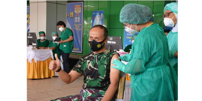 Pangdam XVII/Cenderawasih Terima Vaksin Covid-19 Tahap Pertama di Papua