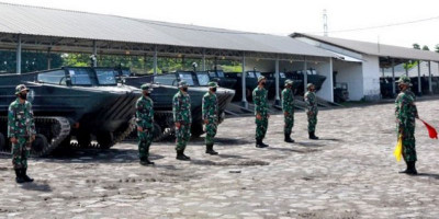 Prajurit Ksatria Perkasa Yonkapa 2 Marinir Pasmar 2 Laksanakan Latihan Petunjuk Baris Berbaris Kavaleri 