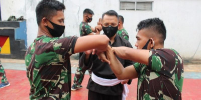 Prajurit Kuda Putih Batalyon Kapa 1 Marinir Isi Kegiatan Sore Dengan Berlatih Beladiri