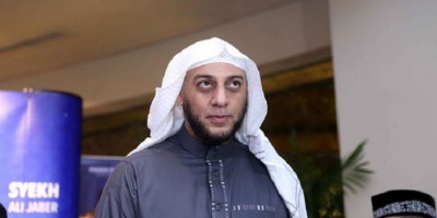 Syekh Ali Jaber Tinggalkan Istri yang Hamil 5 Bulan, Sempat Minta Doa