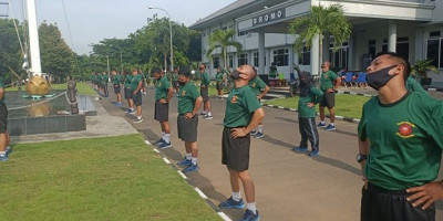 Olahraga Bersama Prajurit Mako Kolatmar Dalam Menjaga Kesehatan Dan Meningkatkan Imunitas Tubuh