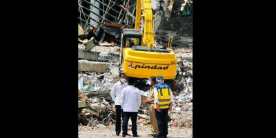 Tinjau Sulbar Pasca-gempa, Jokowi Sebut Pihak Mana Saja yang Tangani Dampaknya