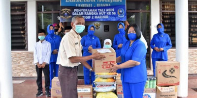 Ketua Jalasenastri Cabang 2 Korcab Pasmar 2 Kunjungi Yayasan Panti Asuhan