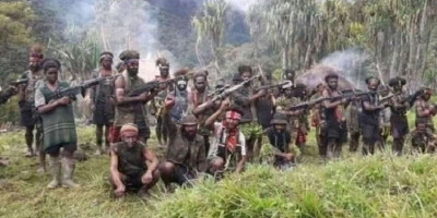 2 Prajurit TNI Tewas Ditembak KKB, Menhan Prabowo Diminta Bergerak