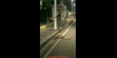 Terungkap! Perempuan Pelaku Mesum di Halte yang Viral Terima Uang