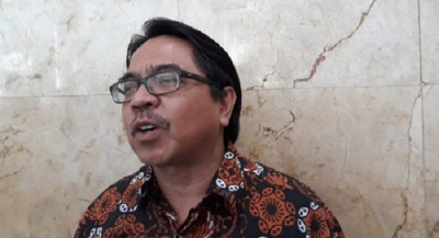 Ade Armando: Merasa Tak Nyaman Berjilbab, Lepaskan Saja