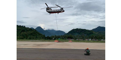 BNPB Kerahkan Helikopter Chinook Kirim Bantuan ke Desa Terisolir 