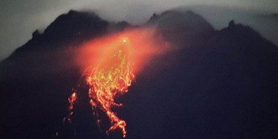 Lagi, Gunung Merapi Muntahkan Lava Pijar