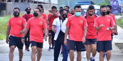 Asintel Danpasmar 3 Pimpin Olahraga Bersama Community Intelijen 