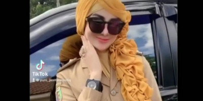 Yuni Jasmine, PNS Asal Lampung yang Mirip Boneka Barbie