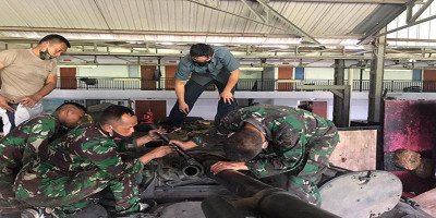 Yontankfib 1 Marinir Laksanakan Bongkar Pasang Senjata Dan Tata Cara Menembak