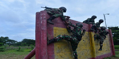 Lahap Materi Halang Rintang, Prajurit Yonkes 2 Mar Pasmar 2 Lanjutkan Rangkaian Latihan Triwulan