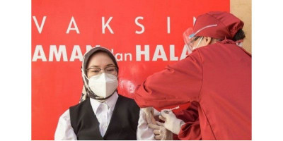 Jadi yang Pertama Disuntik Vaksin, Ini Pesan Ambu Anne