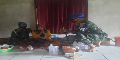 Danyonpom 1 Marinir Jenguk Ibunda Prajuritnya Yang Sedang Sakit