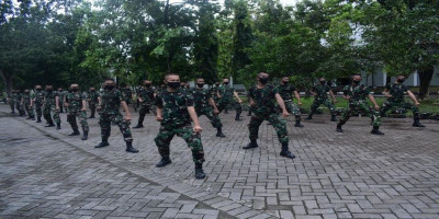 Asah Kemampuan, Prajurit Yonkes 2 Mar Pasmar 2 Latih Siswa OJT Beladiri Karate