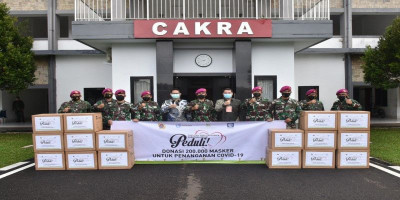 Korps Marinir TNI AL Terima Donasi 200.000 Masker Peduli Covid-19