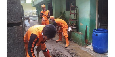 Lima RW di Kampung Melayu Masih Terendam Banjir